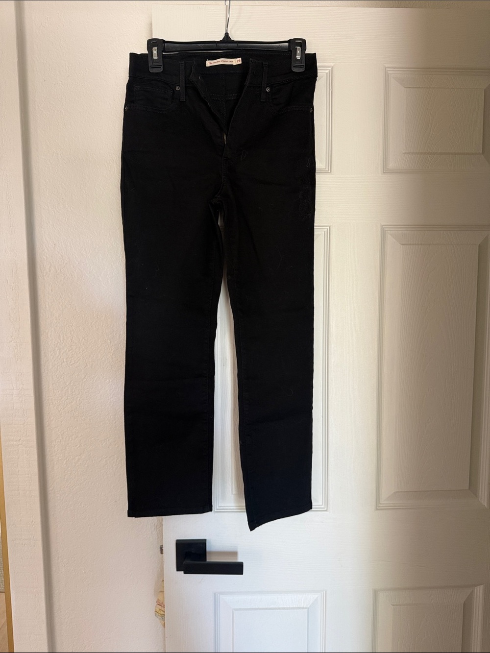 Levi high rise straight crop